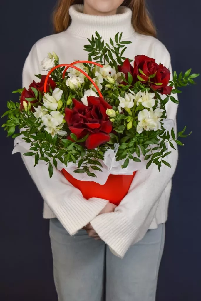 Композиция в сумочке красных оттенках М