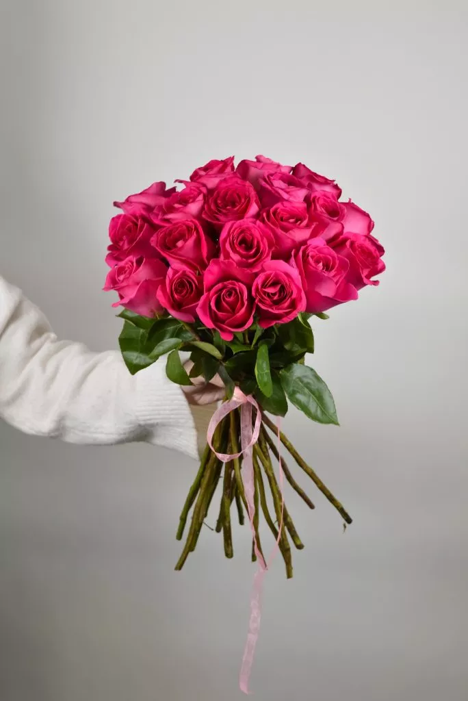 19 роз Пинк розовых