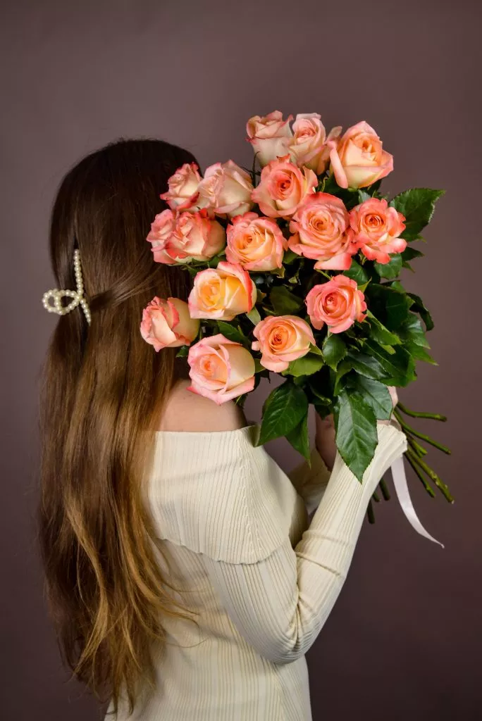 15 розовые розы Эквадор