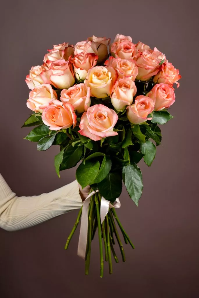 21 розовые розы Эквадор