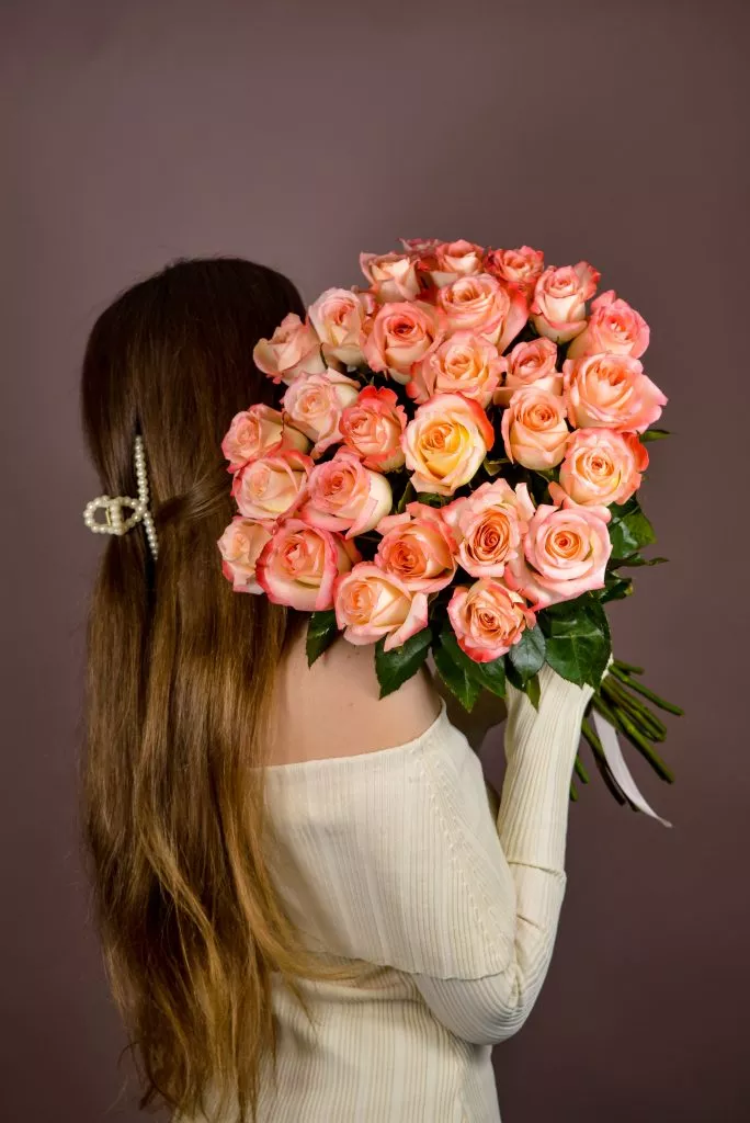 27 розовые розы Эквадор