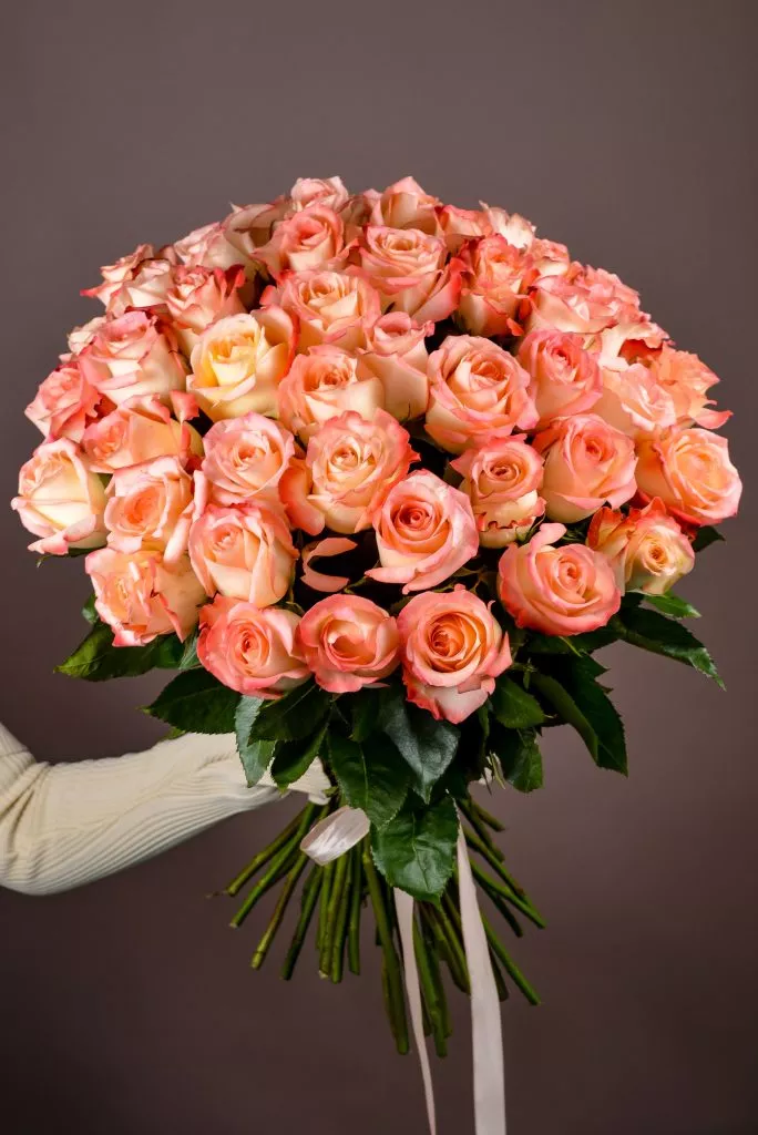 45 розовые розы Эквадор