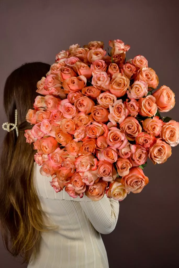 75 розовые розы Эквадор