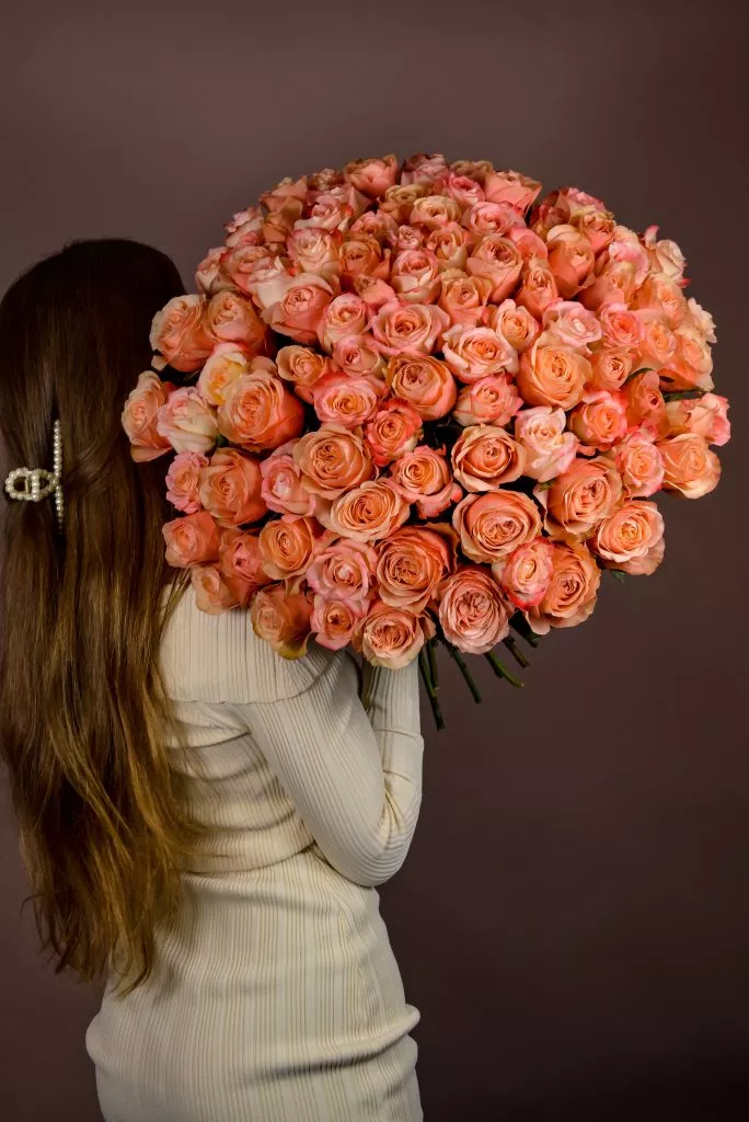 101 розовые розы Эквадор