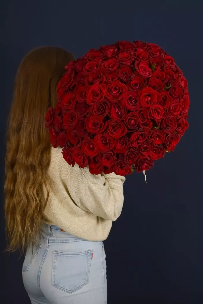 75 красных роз 40 см