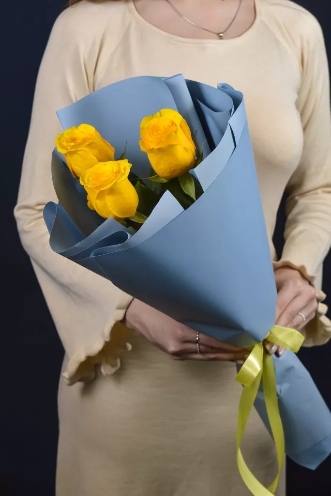 Желтая роза Эквадор