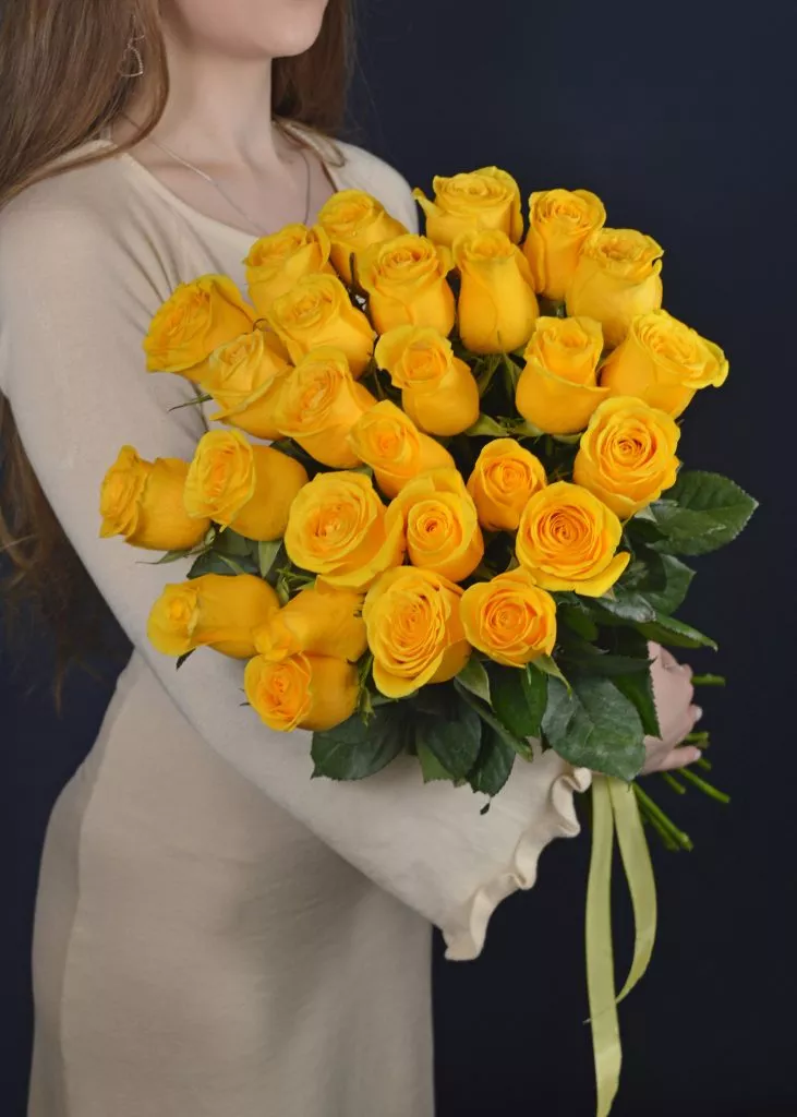 29 желтых роз