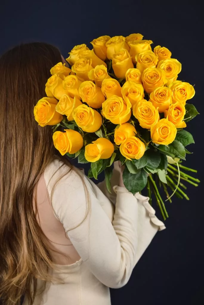 31 желтая роза