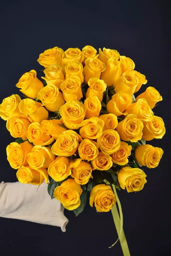 45 желтых роз