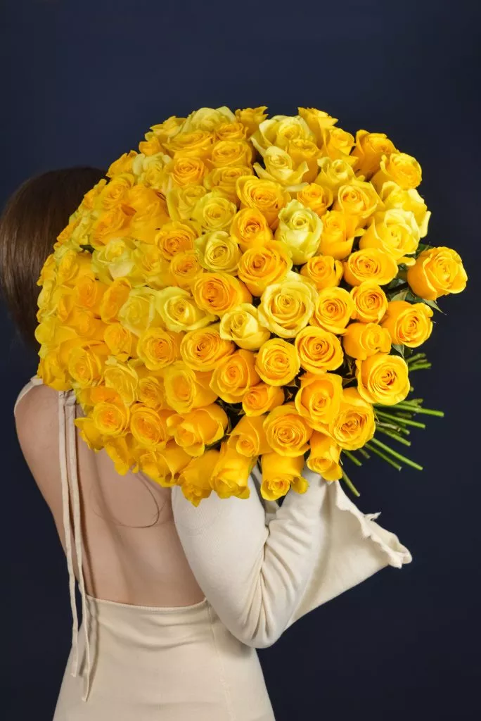 101 желтая роза