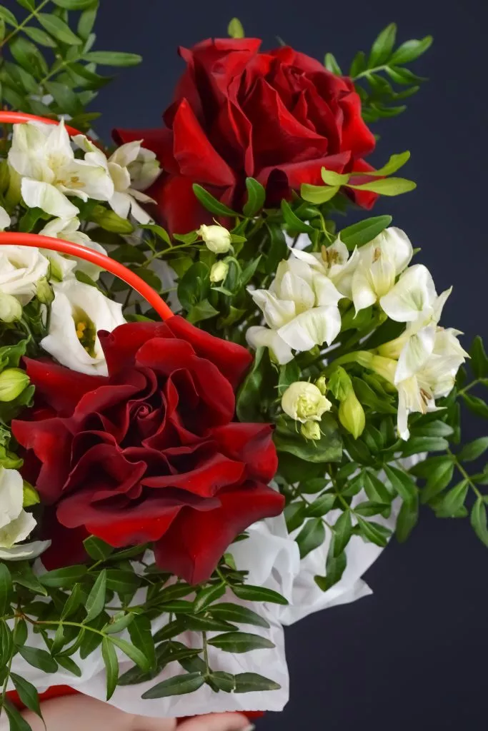 Композиция в сумочке красных оттенках М