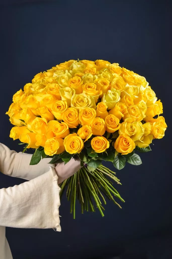 101 желтая роза