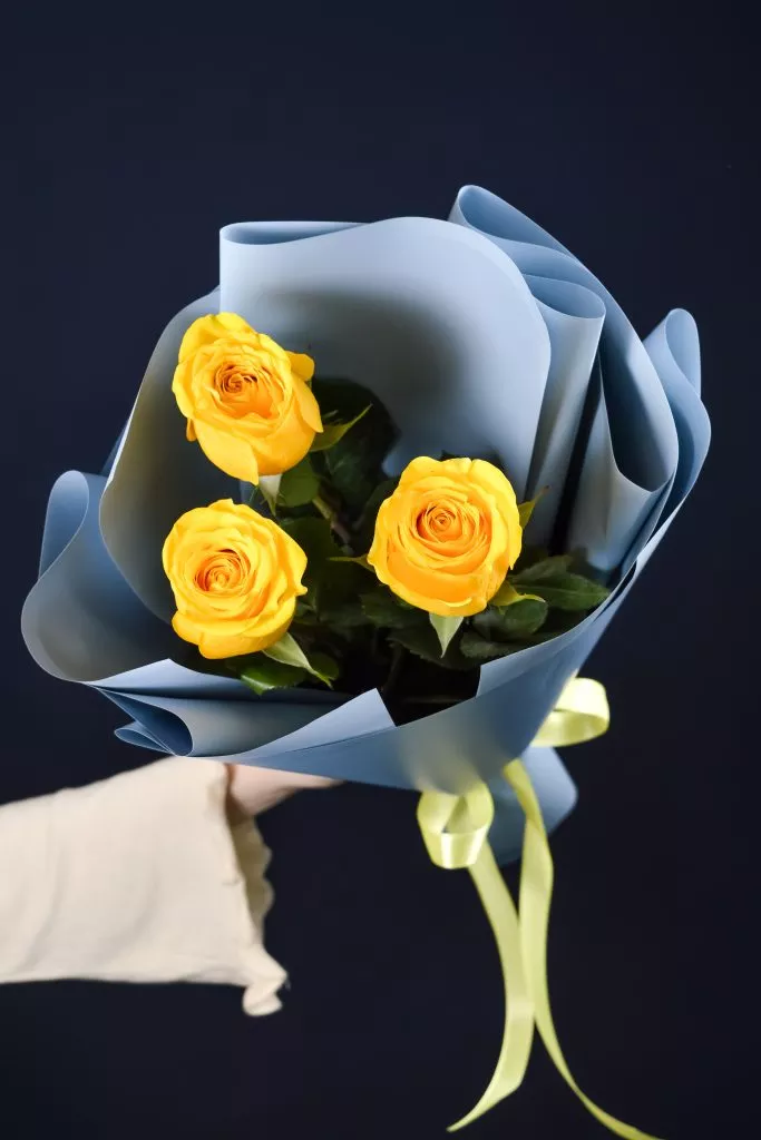 Желтая роза Эквадор