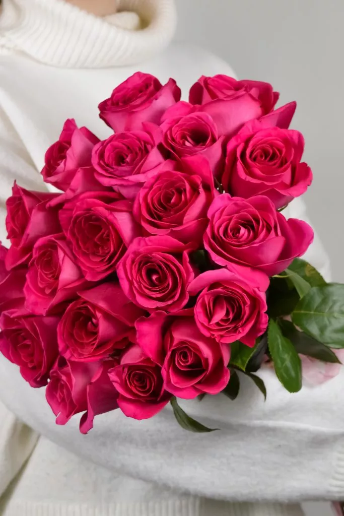 19 роз Пинк розовых