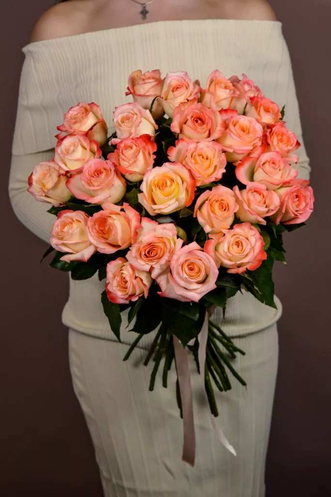 25 розовые розы Эквадор