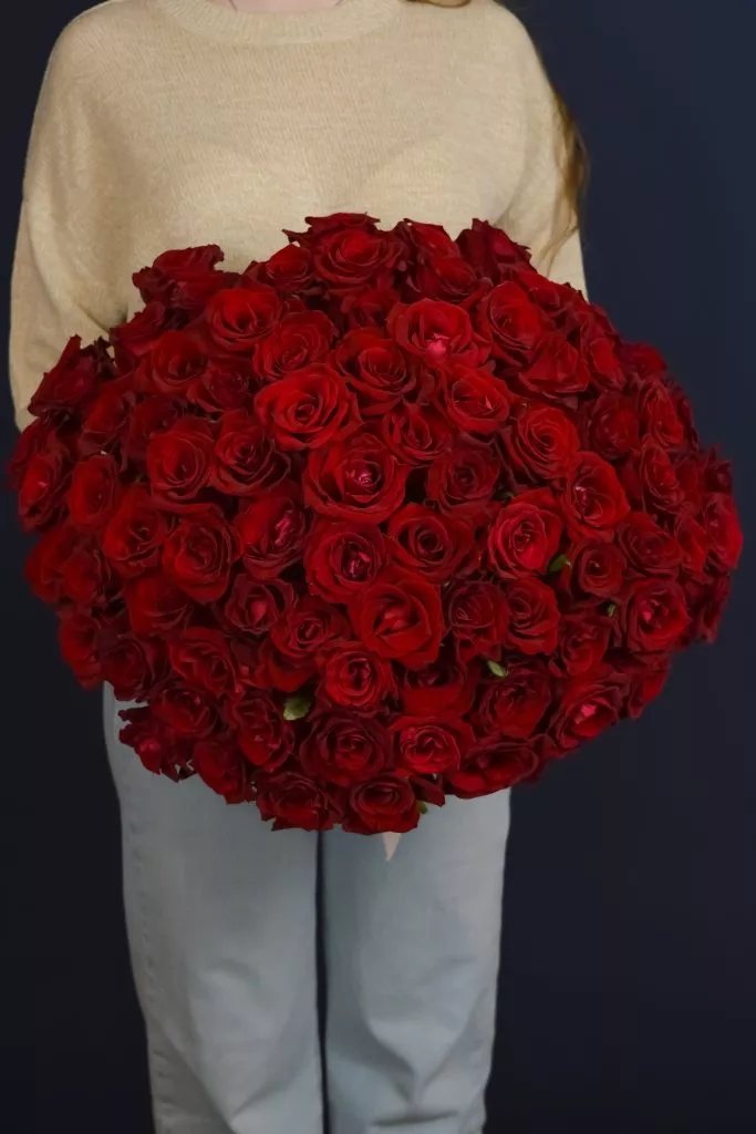 75 красных роз 40 см