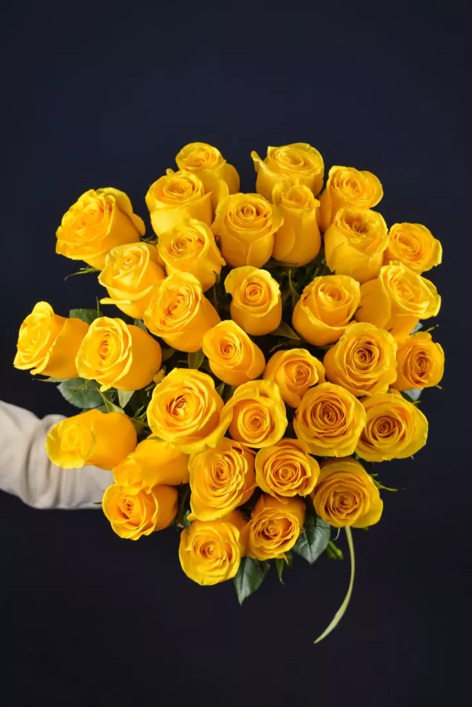 31 желтая роза