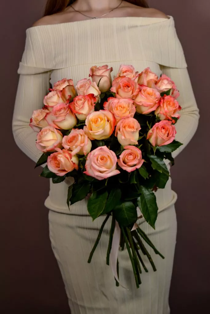 21 розовые розы Эквадор