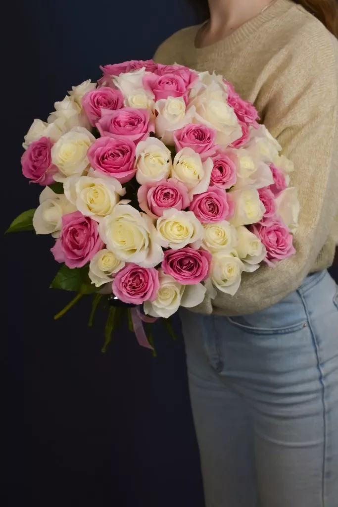 51 бело-розовая роза 40 см