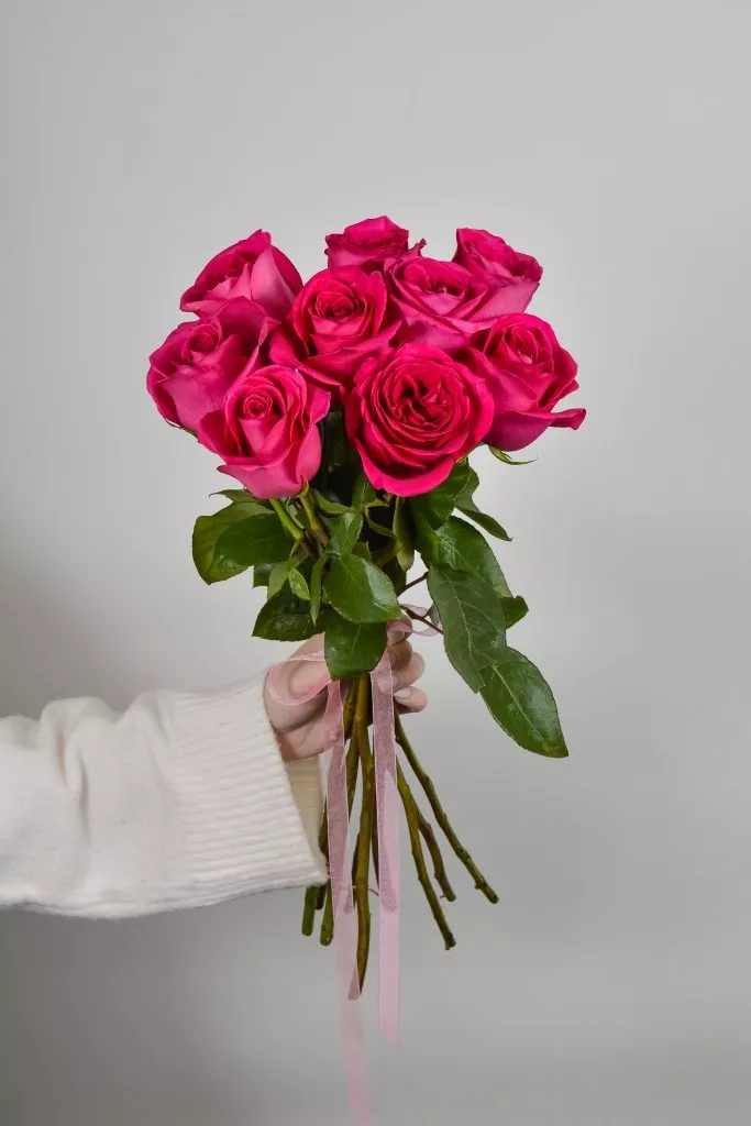 9 малиновых роз Эквадор