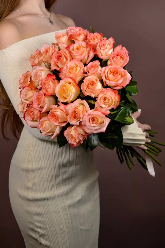 27 розовые розы Эквадор