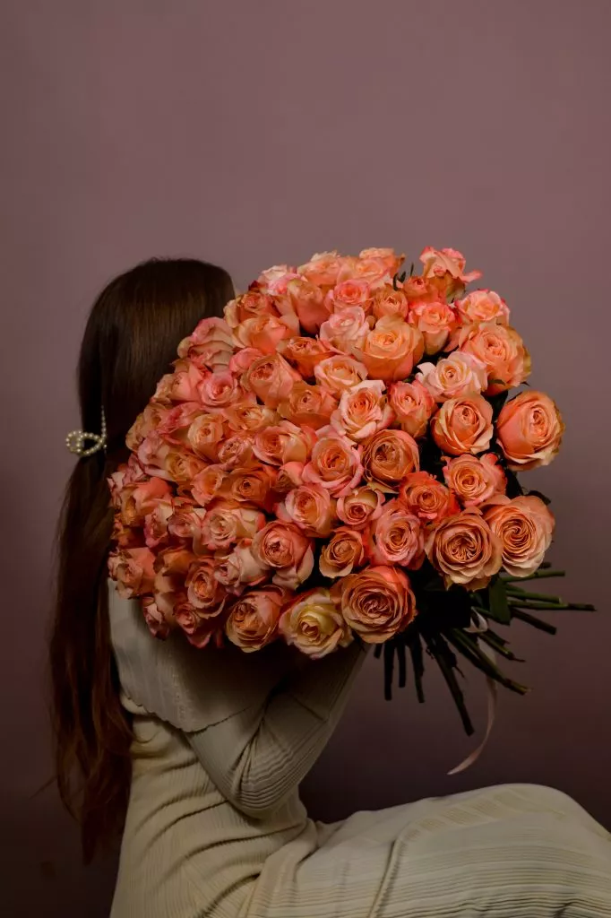 75 розовые розы Эквадор