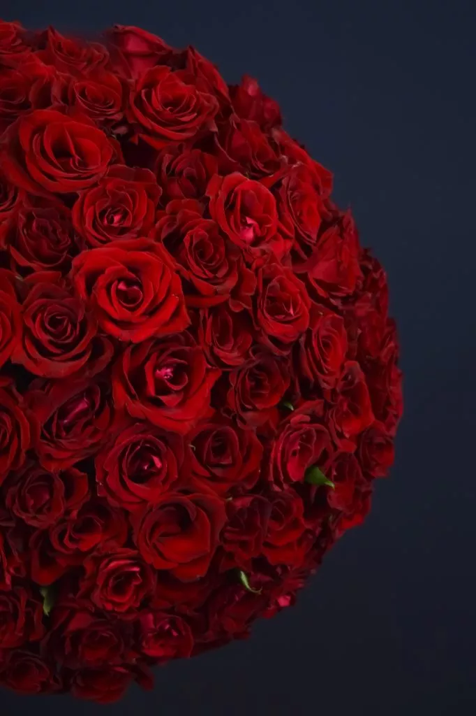 75 красных роз 40 см