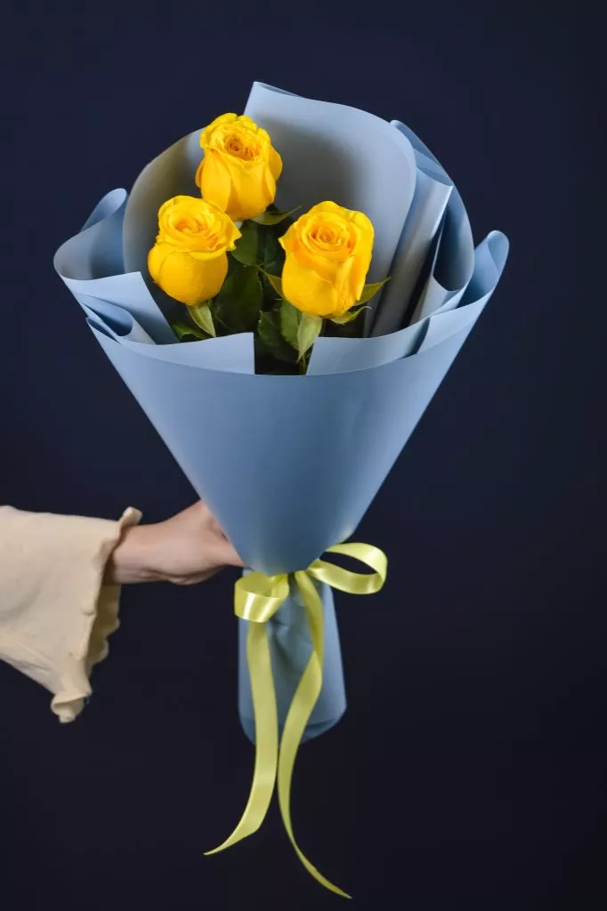 Желтая роза Эквадор