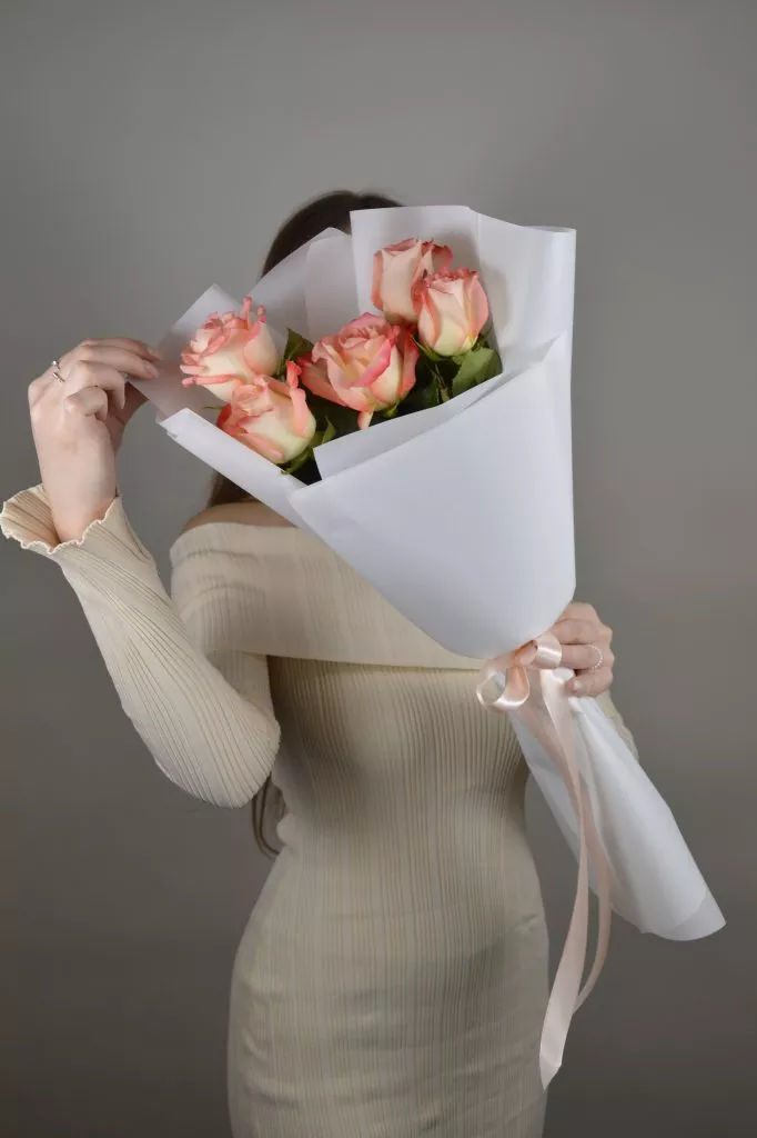 5 розовых роз Эквадор