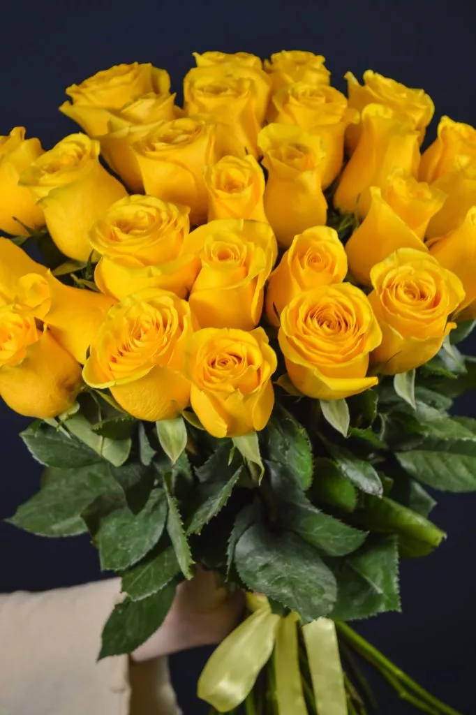 29 желтых роз