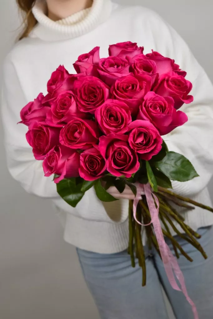 19 роз Пинк розовых