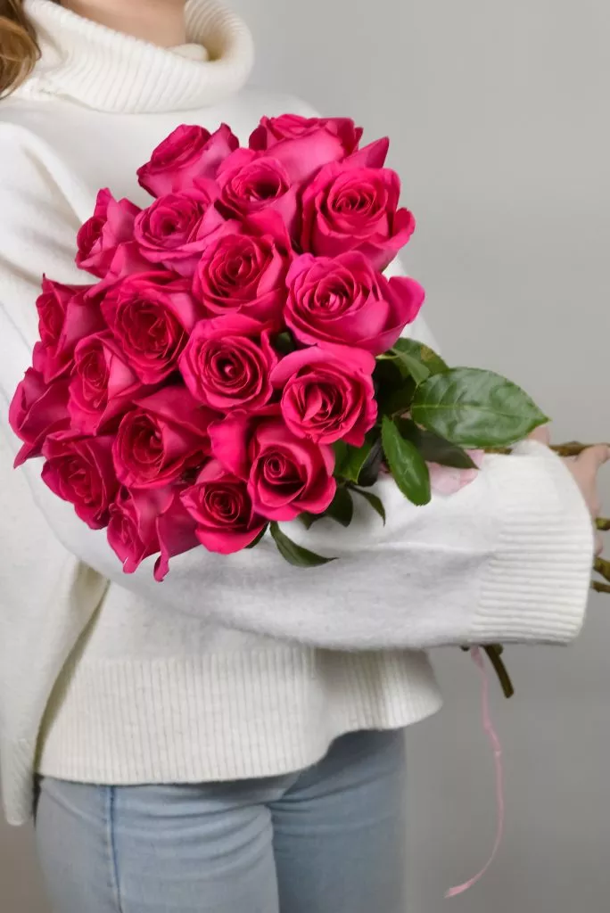 19 роз Пинк розовых