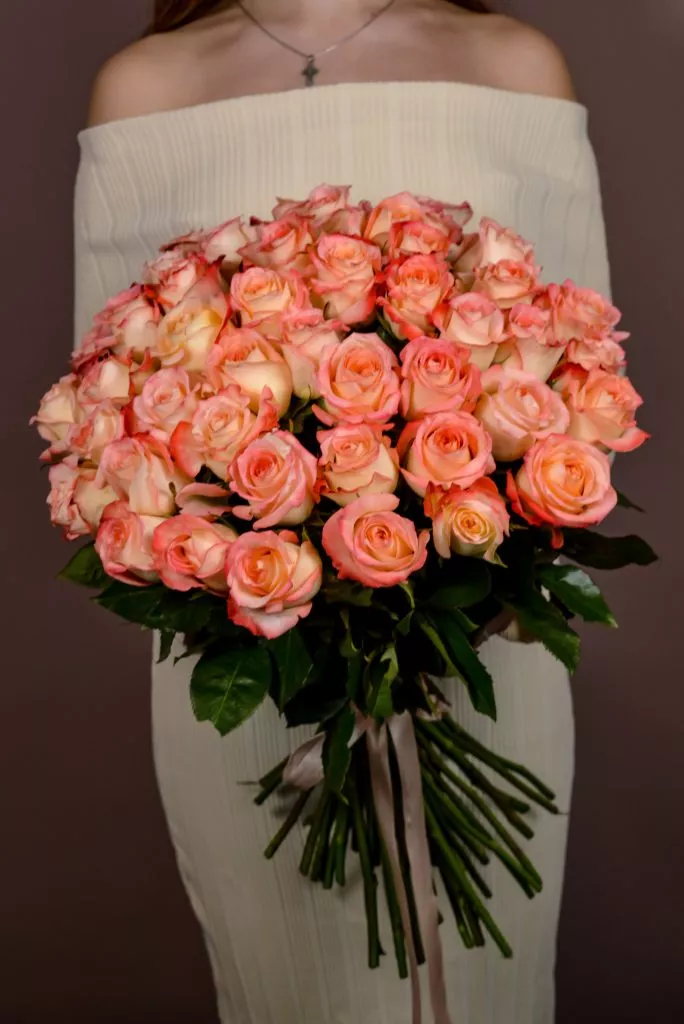 45 розовые розы Эквадор