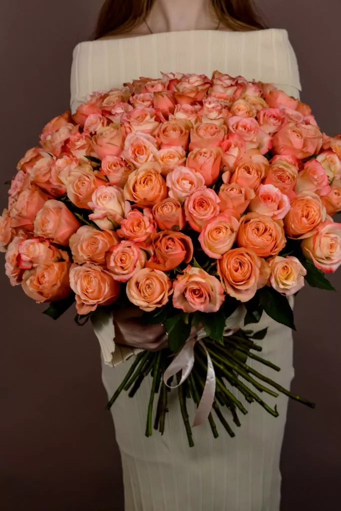 101 розовые розы Эквадор