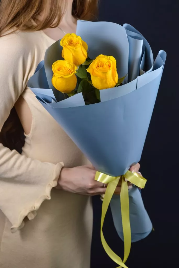 Желтая роза Эквадор