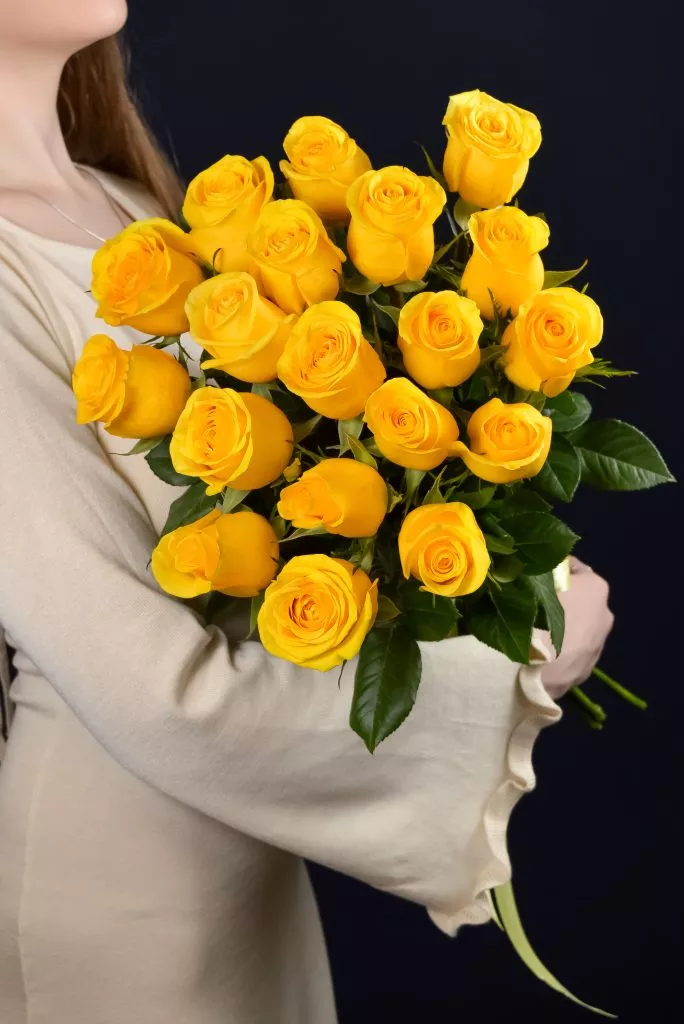 19 желтых роз Эквадор