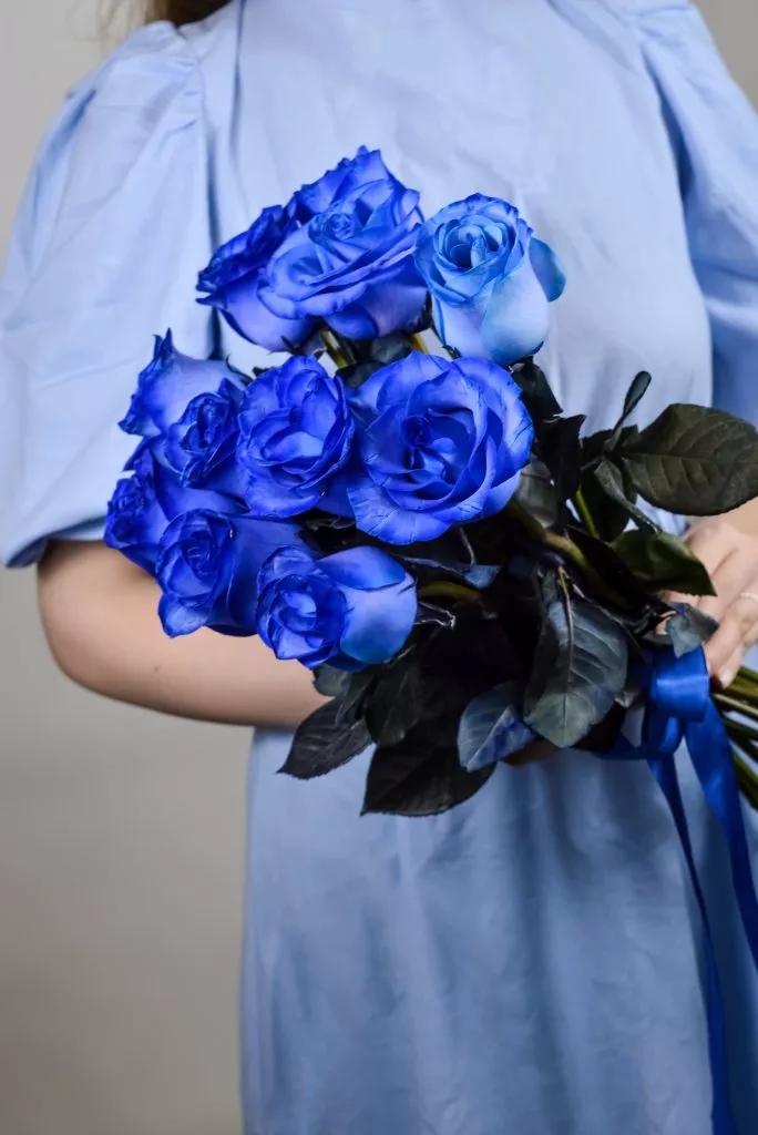 11 синих роз