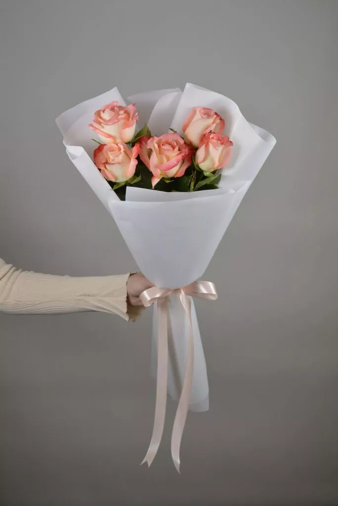 5 розовых роз Эквадор