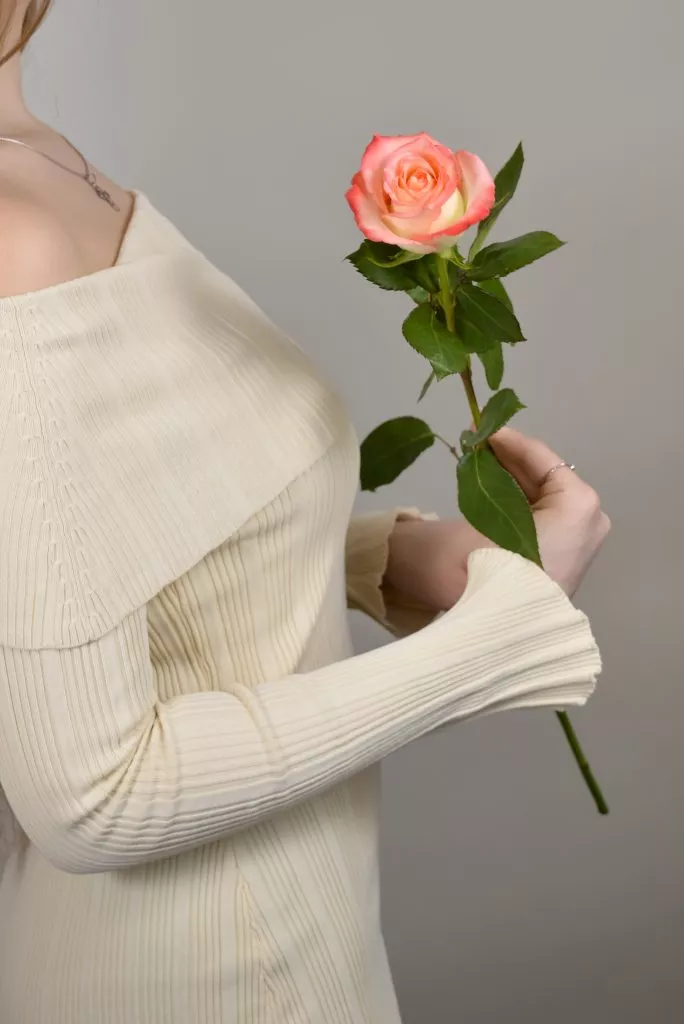 1 розовая роза