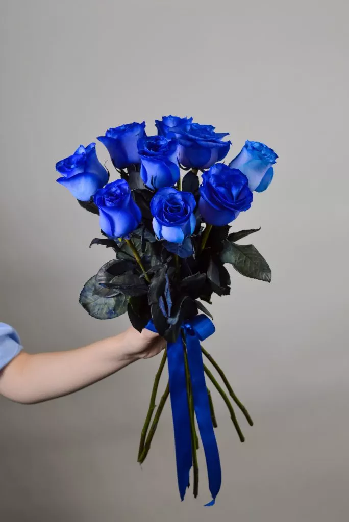 9 синих роз