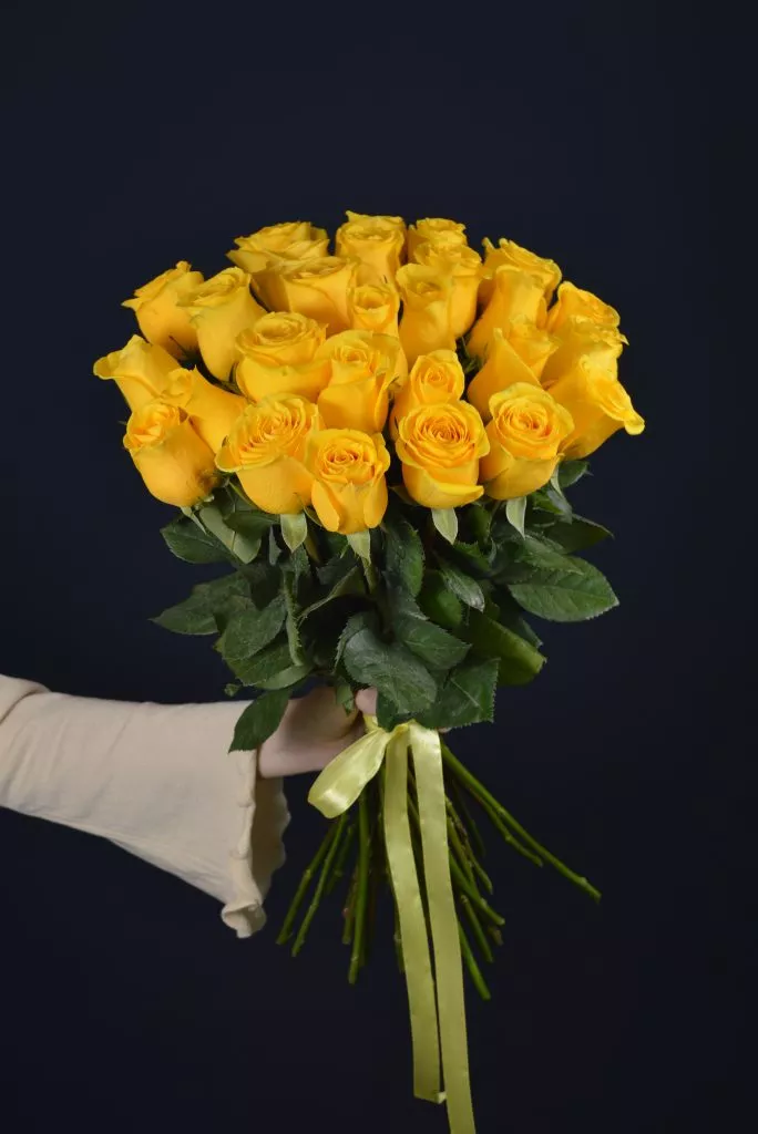 29 желтых роз