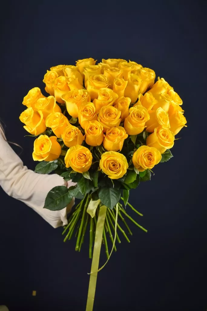 45 желтых роз