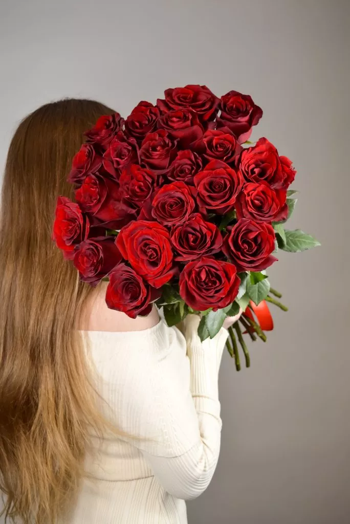 23 красных роз
