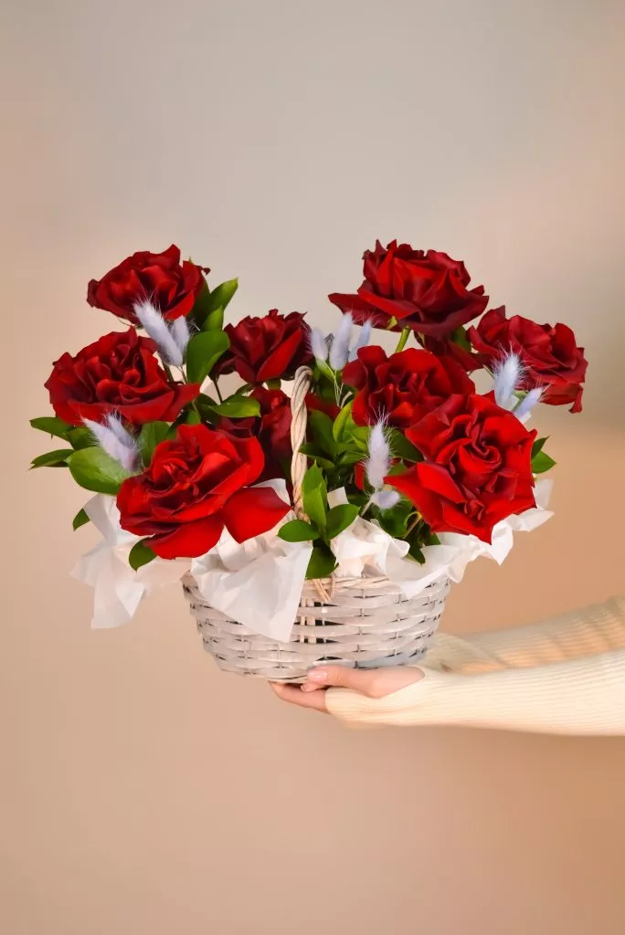 Корзина с французской розой и лагурусом