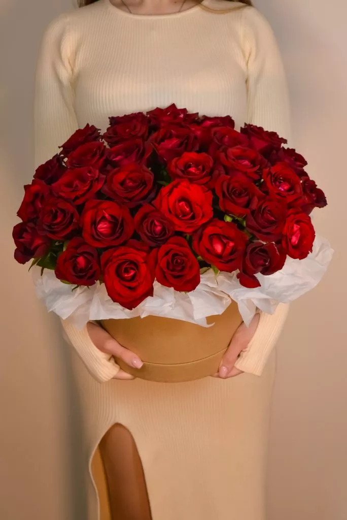 33 розы россия в коробке