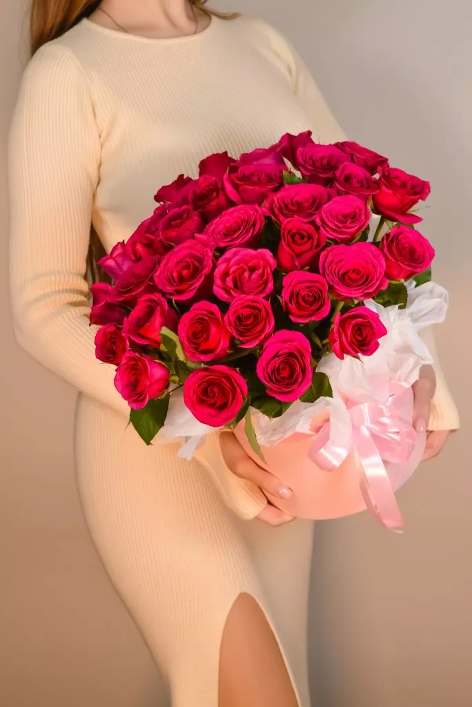 35 роз в коробке