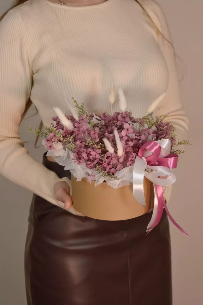 коробка крафт с сухоцветами