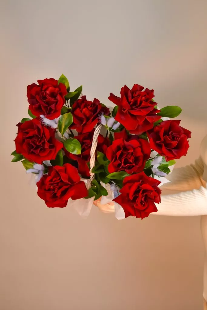 Корзина с французской розой и лагурусом