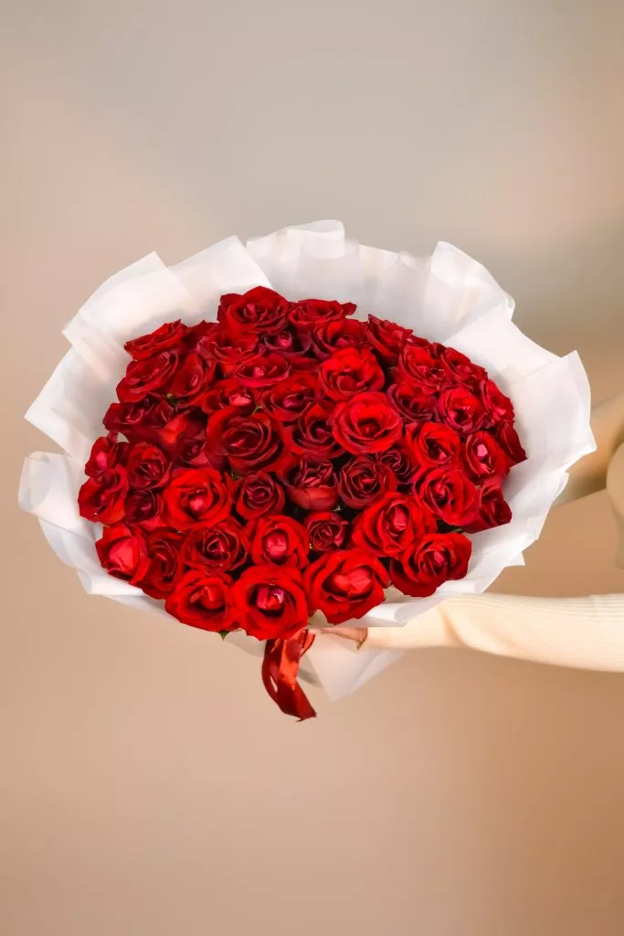 33 роза россия 40 см