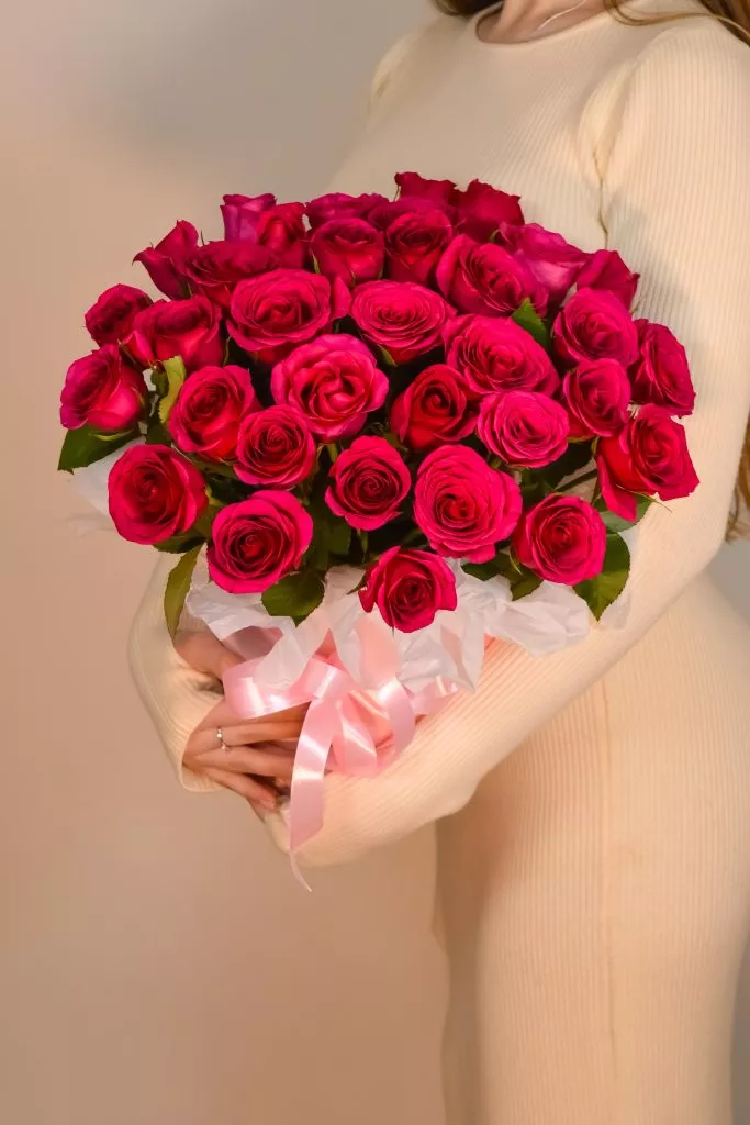 35 роз в коробке